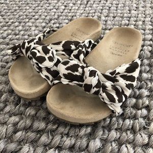 Loeffler Randall x crewcuts sandals- like new!